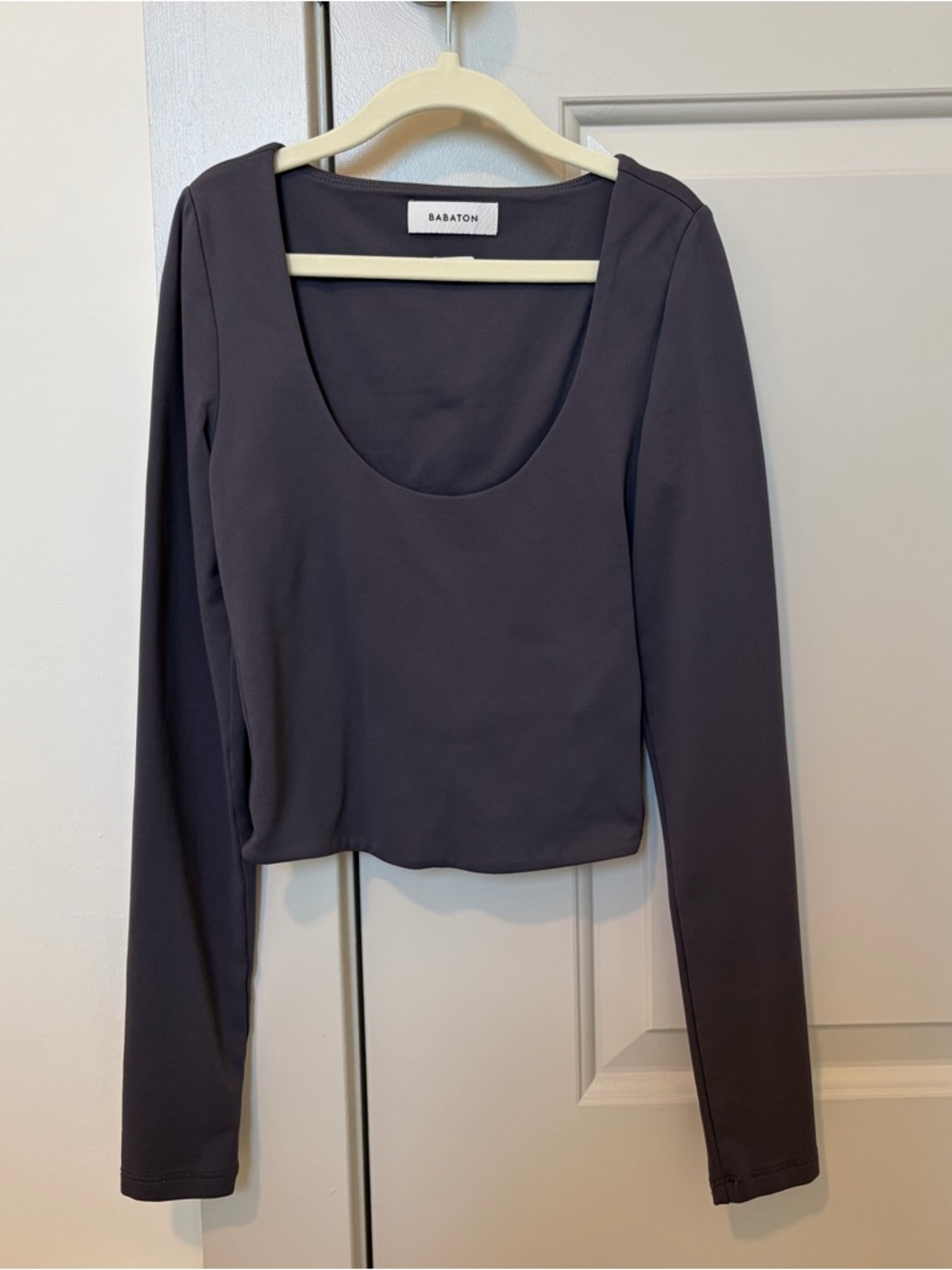 Aritzia Babaton Contour Scoopneck Longsleeve